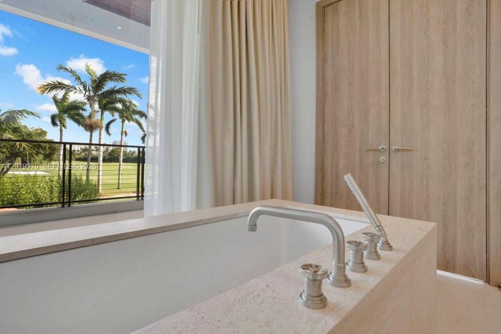 5831 Alton Rd , Miami Beach, FL 33140 Photo