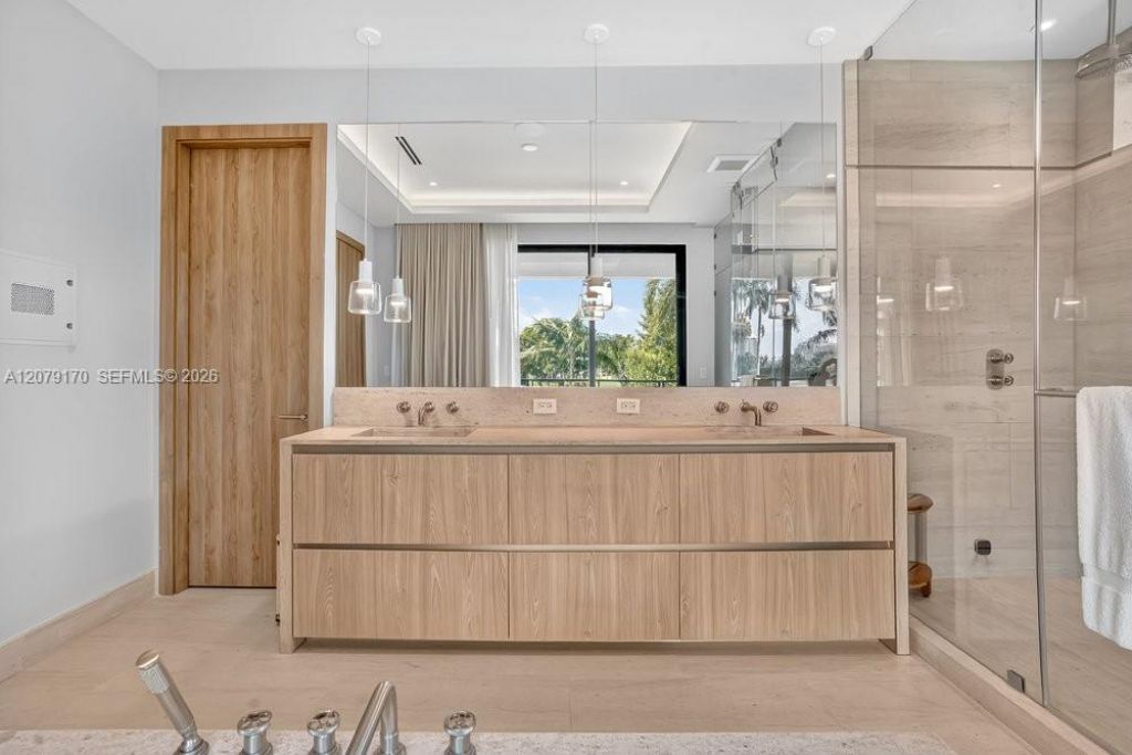 5831 Alton Rd , Miami Beach, FL 33140 Photo