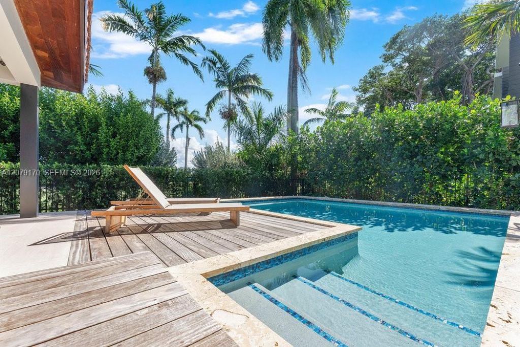5831 Alton Rd , Miami Beach, FL 33140 Photo