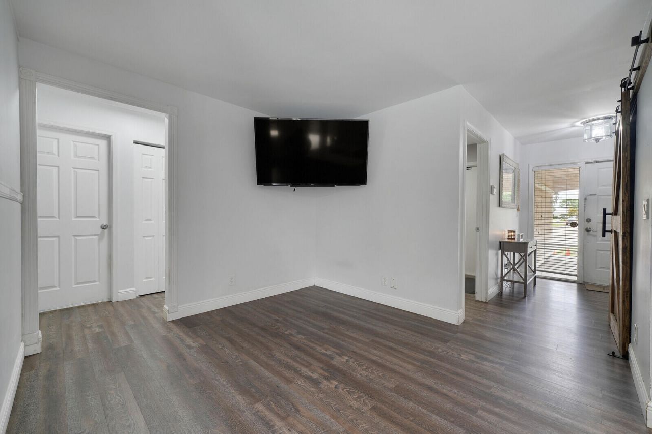 230 Ponce De Leon Street, Royal Palm Beach, FL 33411 Photo
