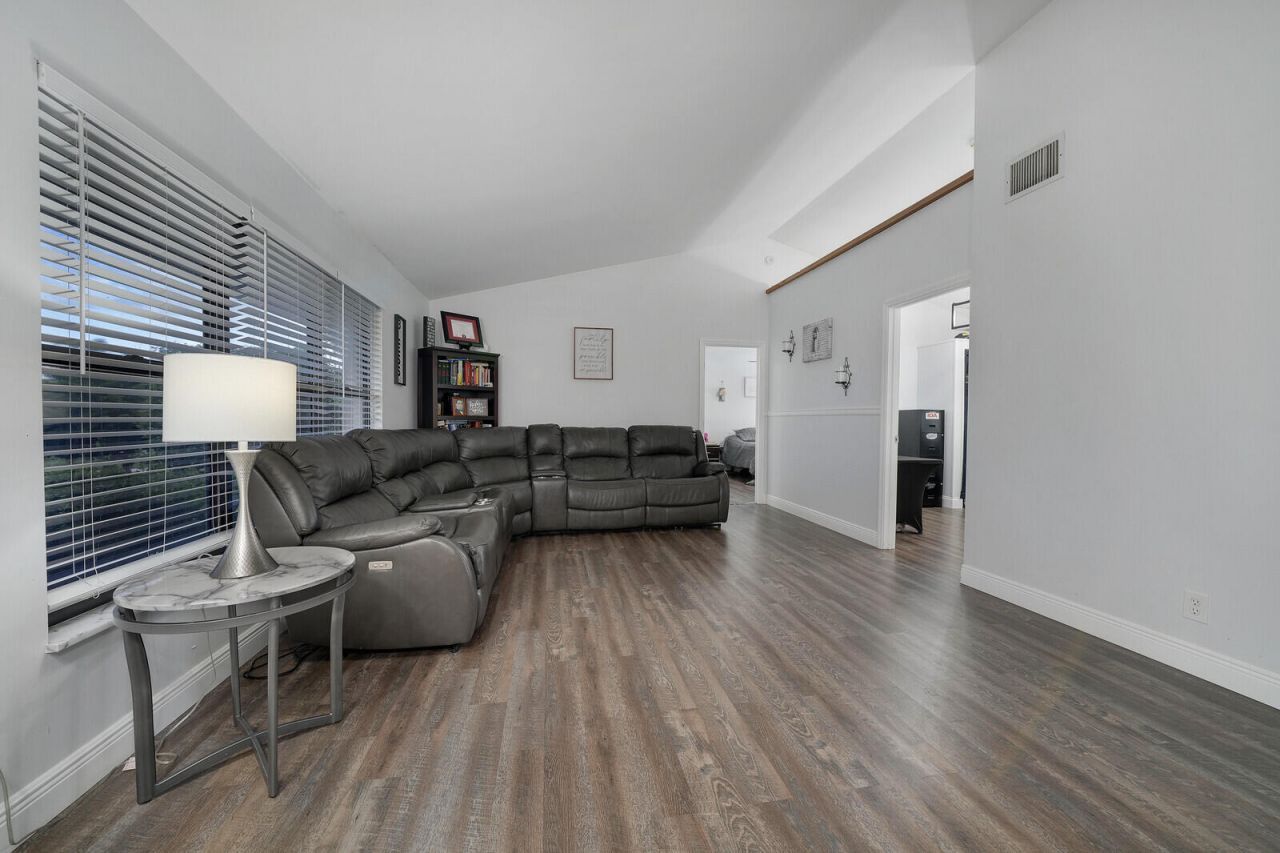 230 Ponce De Leon Street, Royal Palm Beach, FL 33411 Photo