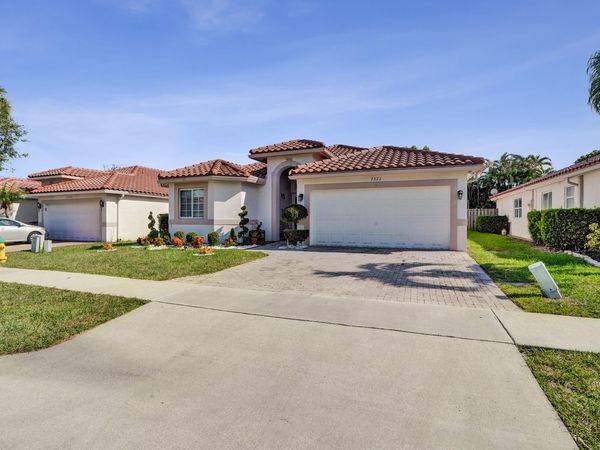 7572 Parkside Lane, Margate, FL 33063