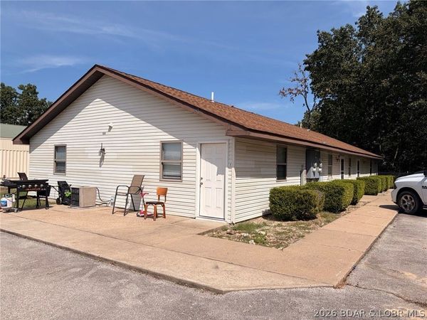 5620 Three Seasons Road , Osage Beach, MO 65065