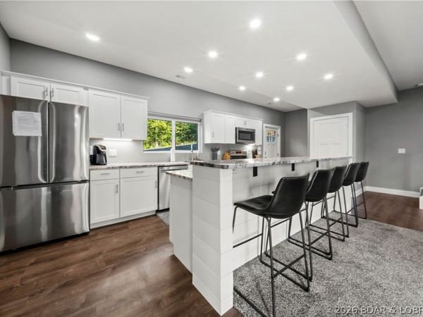45 Honeysuckle Road , Lake Ozark, MO 65049