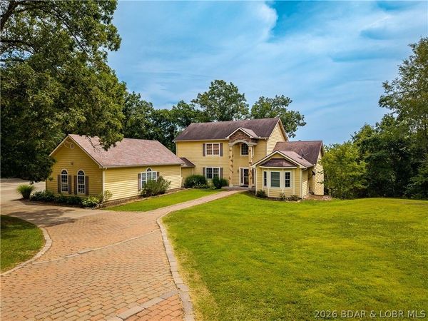 200 Keigan Drive , Eldon, MO 65026