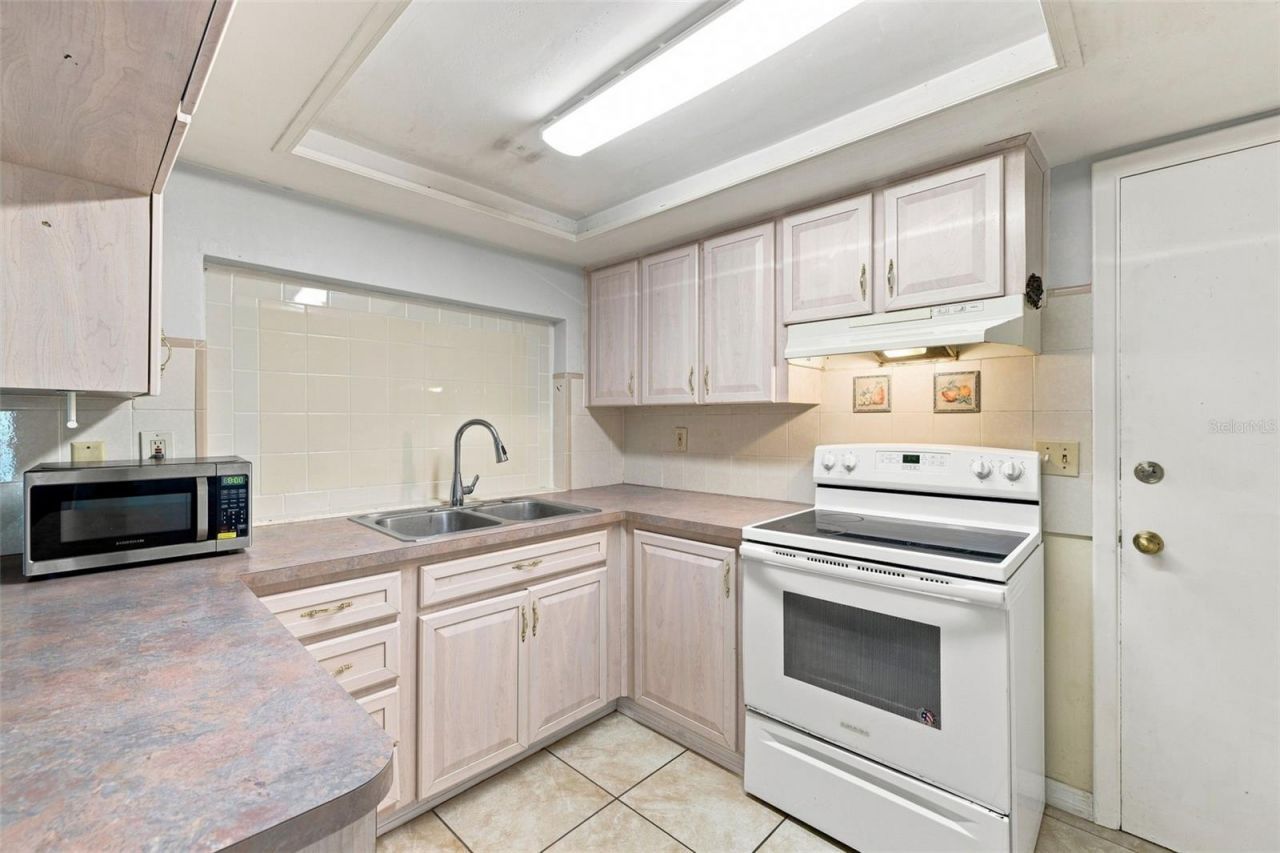 3431 Overland Drive , Holiday, FL 34691 Photo