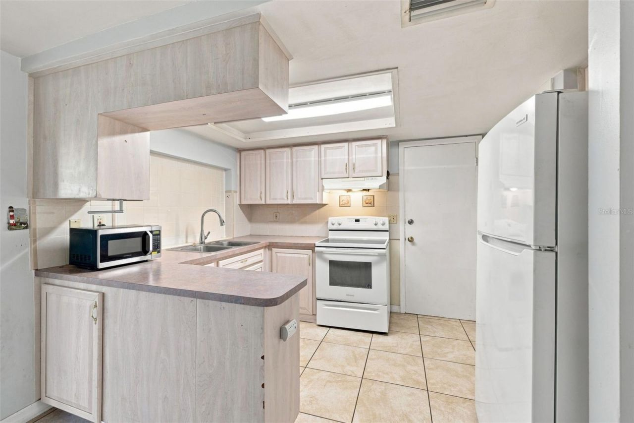 3431 Overland Drive , Holiday, FL 34691 Photo