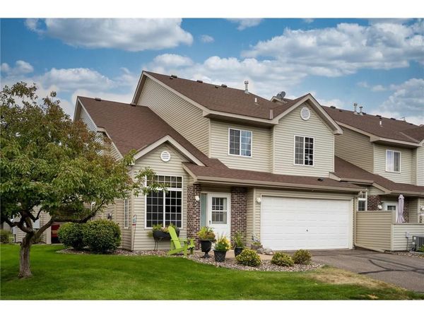 2441 Oakridge Circle, Hudson, WI 54016