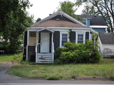 210 E Molloy Road, Syracuse, NY 13211