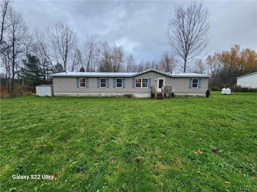 8360 E Mud Lake Road, Baldwinsville, NY 13027