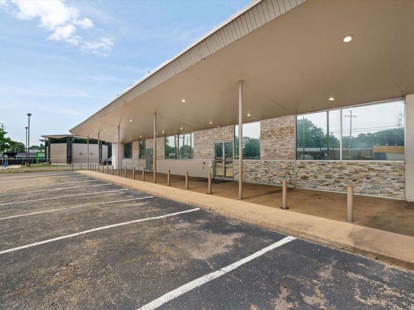 2802 LAMAR AVE, Memphis, TN 38114