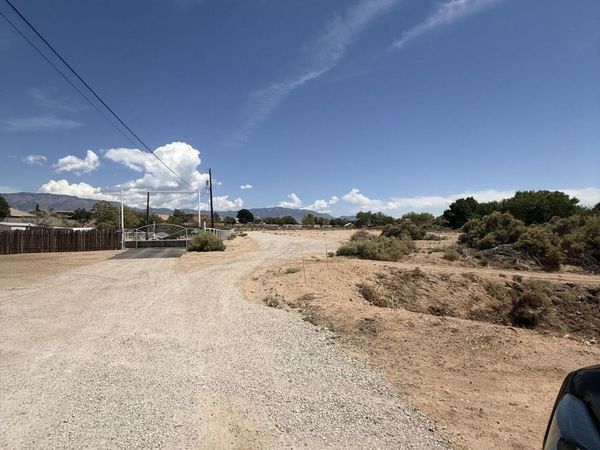 206 Tres Amigos Court NE, Albuquerque, NM 87113