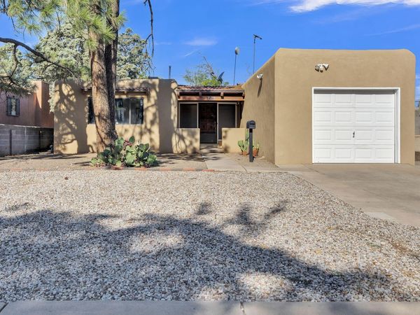 705 Dallas Street NE, Albuquerque, NM 87108