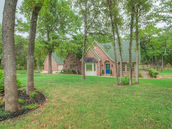 9216 Oakmont Drive, Oklahoma City, OK 73131