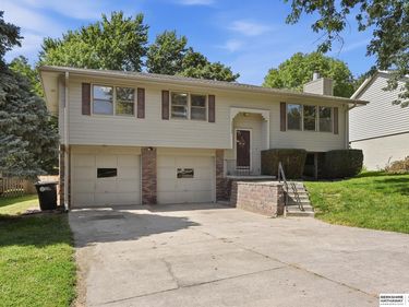 15334 Westchester Drive, Omaha, NE 68154