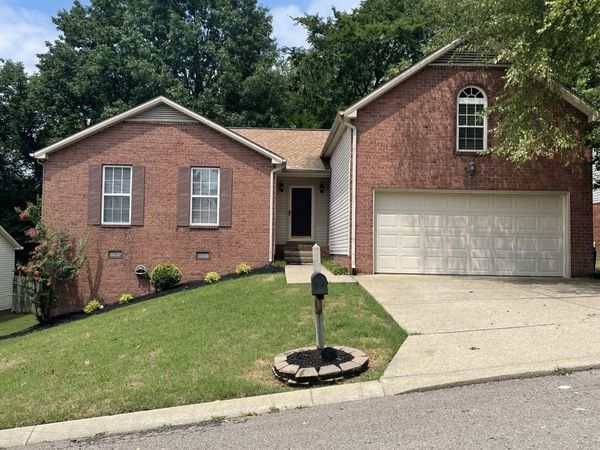 160 Bradford Cir , Hendersonville, TN 37075