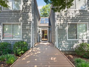 1226 CLIFDEN GREENE , Charlottesville, VA 22901