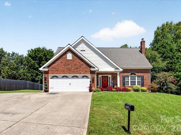 3508 Mallard Cove Court, Charlotte, NC 28269