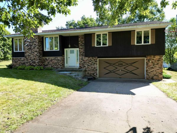 225 S Lilac Street, Ishpeming Twp, MI 49849