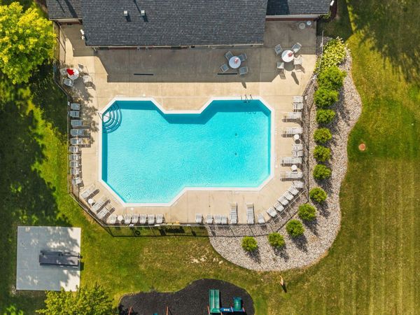 713 Abbington Court, Howell, MI 48843