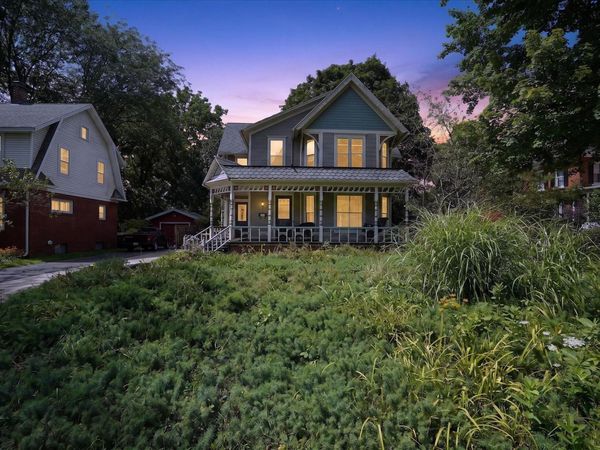 217 N Grand Street, Marshall, MI 49068