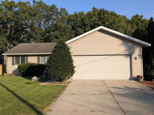 2201 Oak Avenue, Muskegon, MI 49445