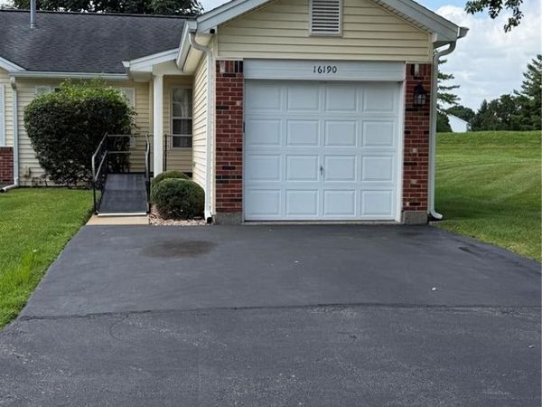 16190 Rose Wreath Lane , Florissant, MO 63034