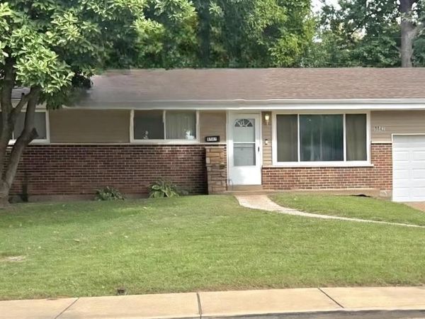 9842 Monarch Drive, St Louis, MO 63136