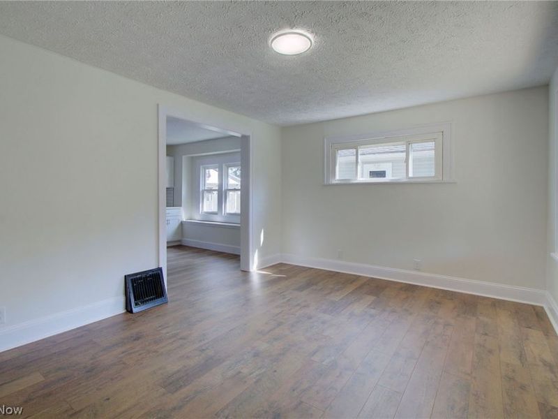 483 Sullivan Avenue, Akron, OH 44305 Photo 7