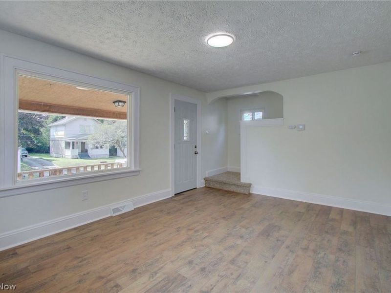 483 Sullivan Avenue, Akron, OH 44305 Photo 9