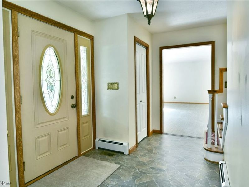 211 Fox Run, Cortland, OH 44410 Photo 10