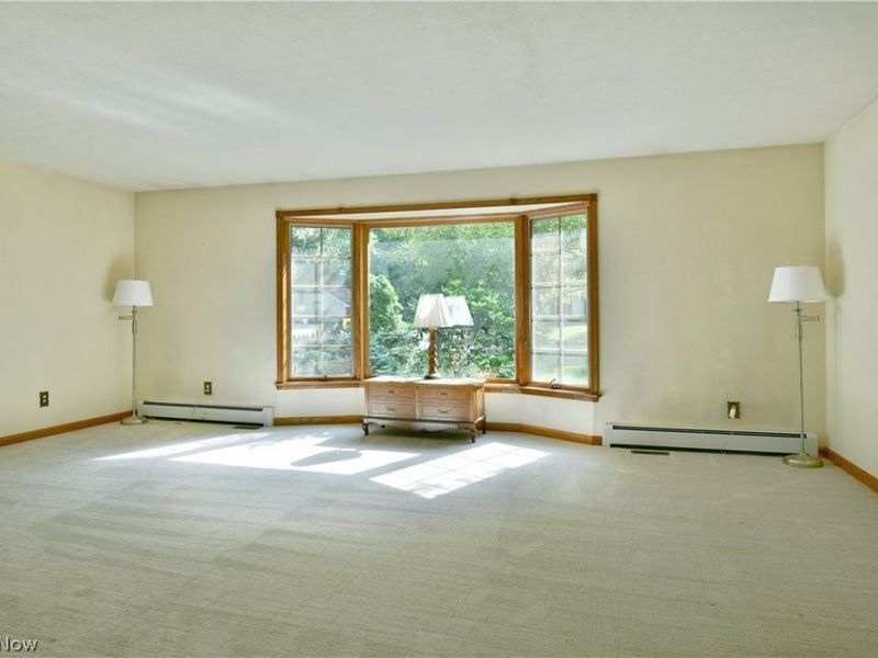 211 Fox Run, Cortland, OH 44410 Photo 13