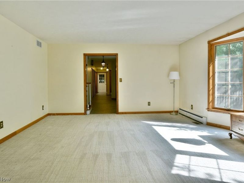 211 Fox Run, Cortland, OH 44410 Photo 14