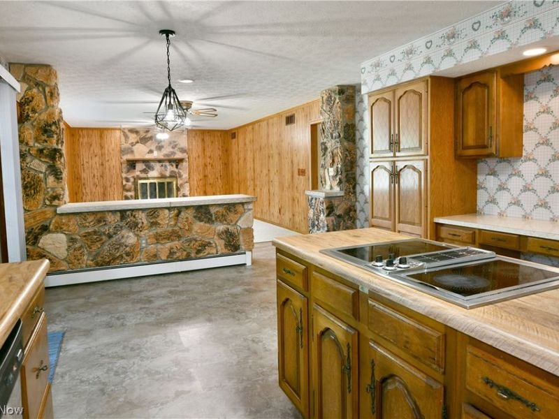 211 Fox Run, Cortland, OH 44410 Photo 17