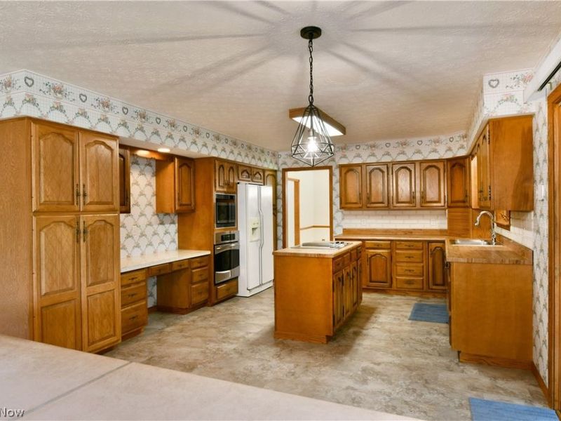 211 Fox Run, Cortland, OH 44410 Photo 18