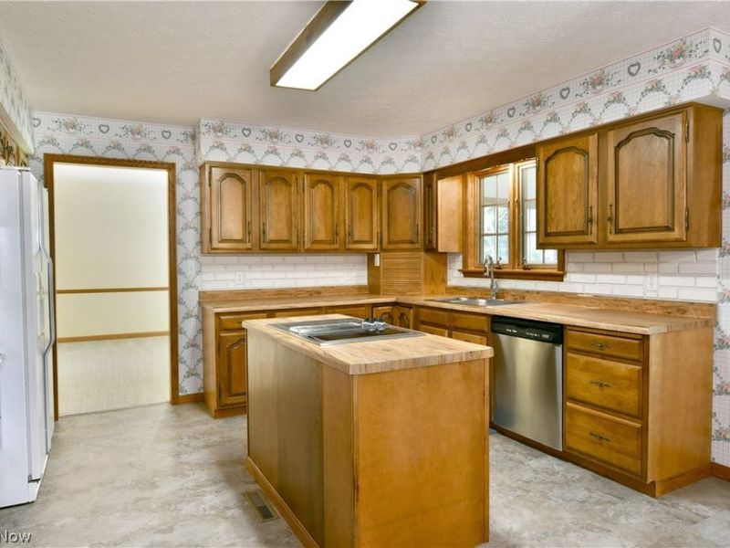 211 Fox Run, Cortland, OH 44410 Photo 20