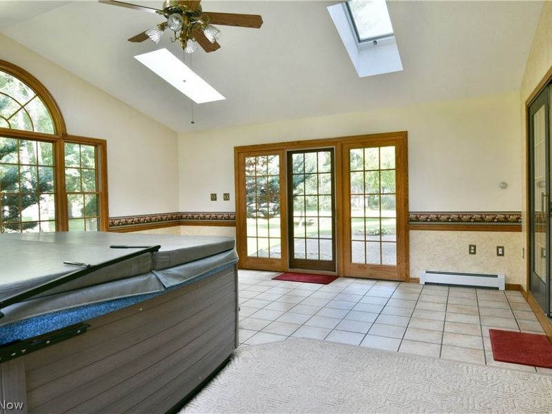 211 Fox Run, Cortland, OH 44410 Photo 23