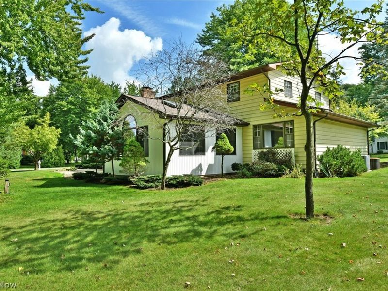 211 Fox Run, Cortland, OH 44410 Photo 4