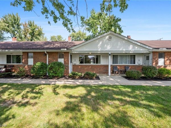 25600 Country Club Boulevard , Unit 9, North Olmsted, OH 44070