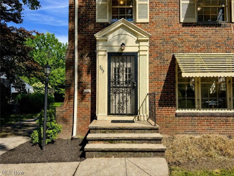 869 Cambridge Road, Cleveland Heights, OH 44121 Photo 2