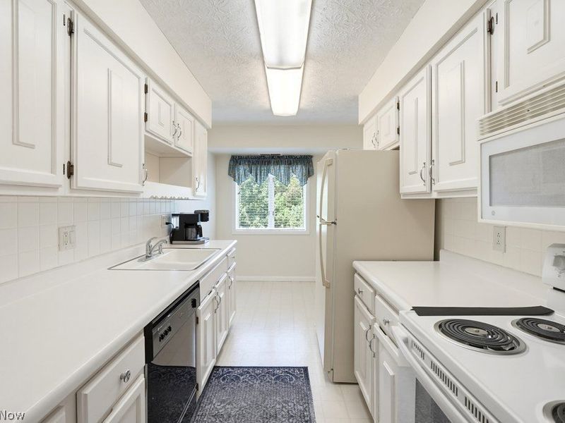 520 Meredith Lane, Unit 406, Cuyahoga Falls, OH 44223 Photo 10