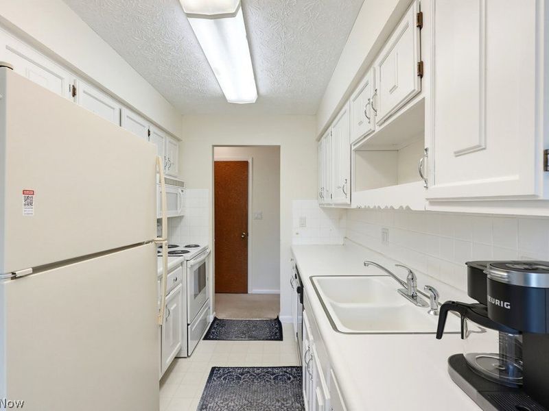 520 Meredith Lane, Unit 406, Cuyahoga Falls, OH 44223 Photo 15