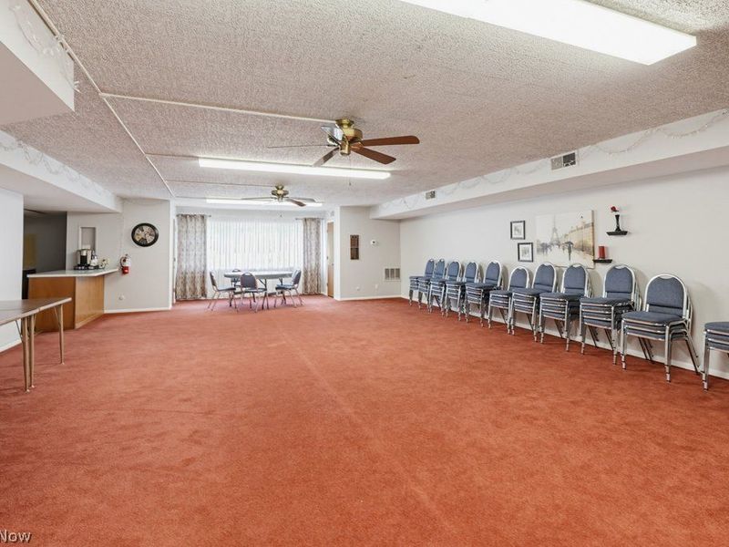 520 Meredith Lane, Unit 406, Cuyahoga Falls, OH 44223 Photo 25