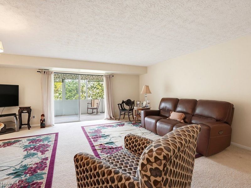 520 Meredith Lane, Unit 406, Cuyahoga Falls, OH 44223 Photo 3