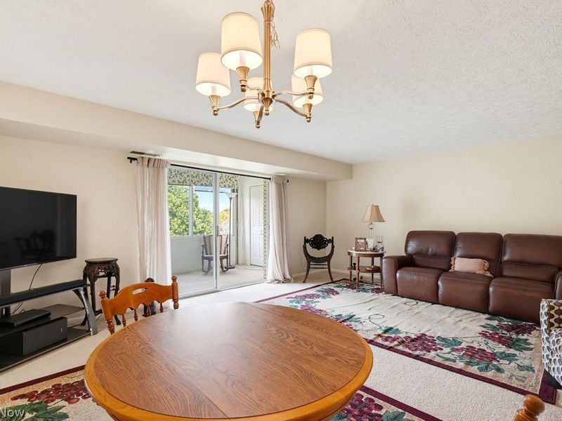 520 Meredith Lane, Unit 406, Cuyahoga Falls, OH 44223 Photo 4
