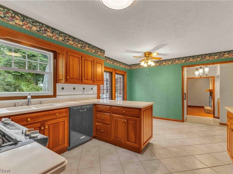 29480 Goulders Grn, Bay Village, OH 44140 Photo 12
