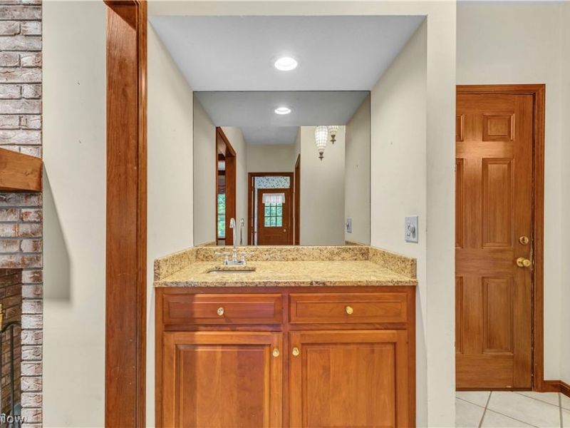 29480 Goulders Grn, Bay Village, OH 44140 Photo 17