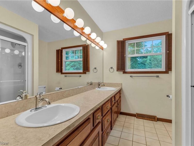 29480 Goulders Grn, Bay Village, OH 44140 Photo 36