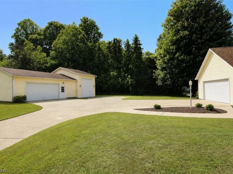2300 Beechersbrook Lane, Madison, OH 44057 Photo 2