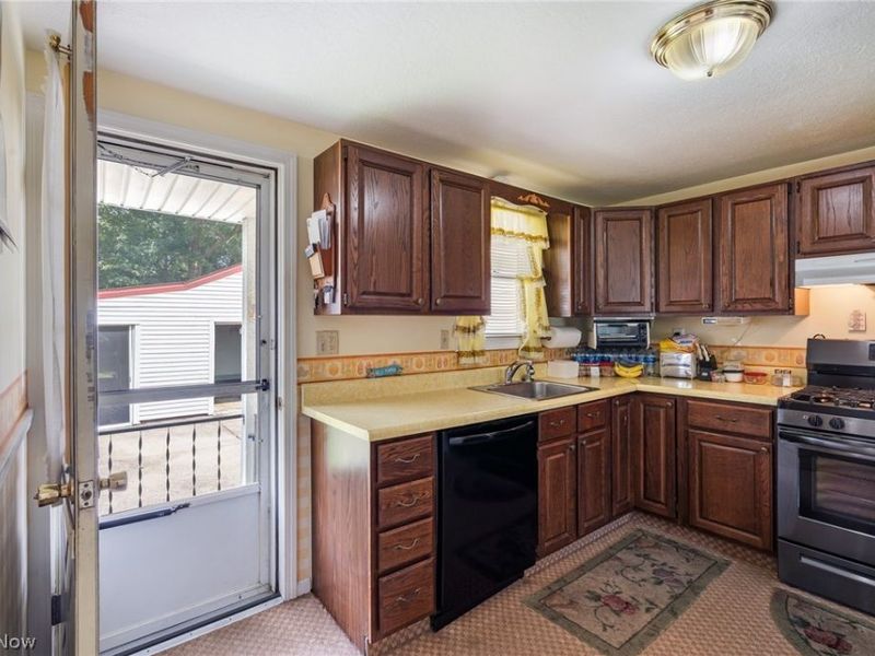 2644 Scheetz Street, Youngstown, OH 44509 Photo 13